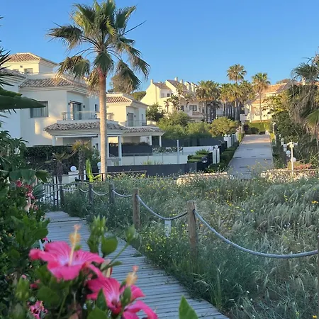 Stylish Townhouse In Beachfront Complex Hébergement de vacances
