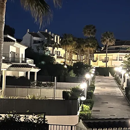 Stylish Townhouse In Beachfront Complex *