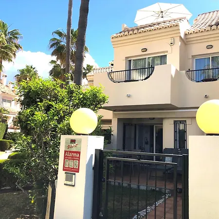 Stylish Townhouse In Beachfront Complex Hébergement de vacances