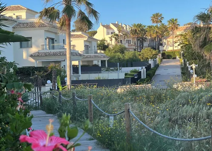 Stylish Townhouse In Beachfront Complex Hébergement de vacances