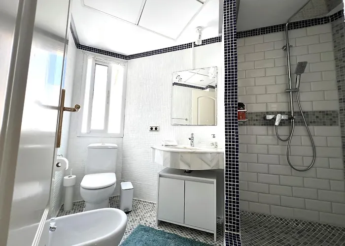 Hébergement de vacances Stylish Townhouse In Beachfront Complex *