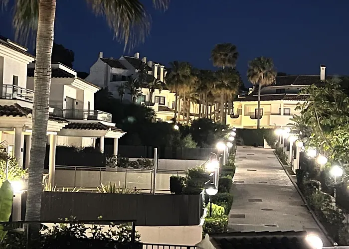 Stylish Townhouse In Beachfront Complex *
