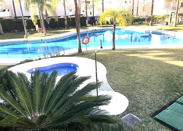 Stylish Townhouse In Beachfront Complex Hébergement de vacances *