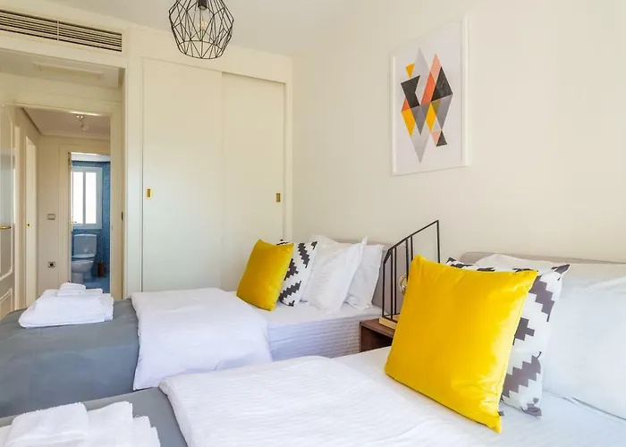 Hébergement de vacances Stylish Townhouse In Beachfront Complex Marbellac