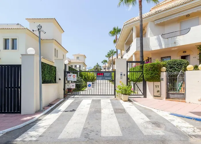 Stylish Townhouse In Beachfront Complex Hébergement de vacances